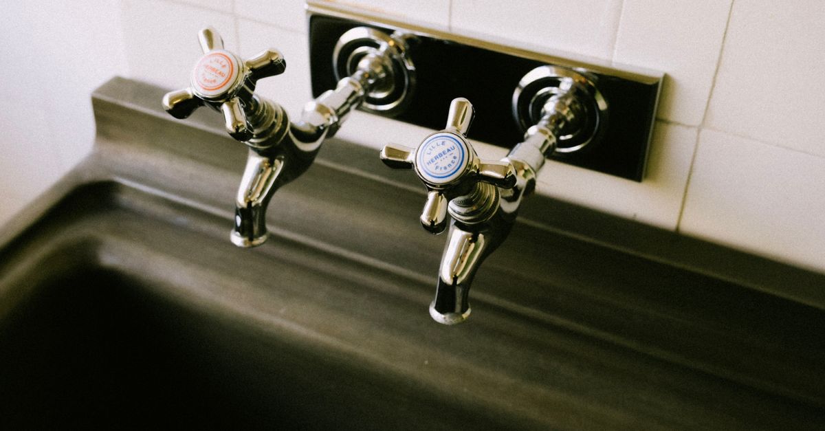 Troubleshooting Common Industrial Plumbing Issues